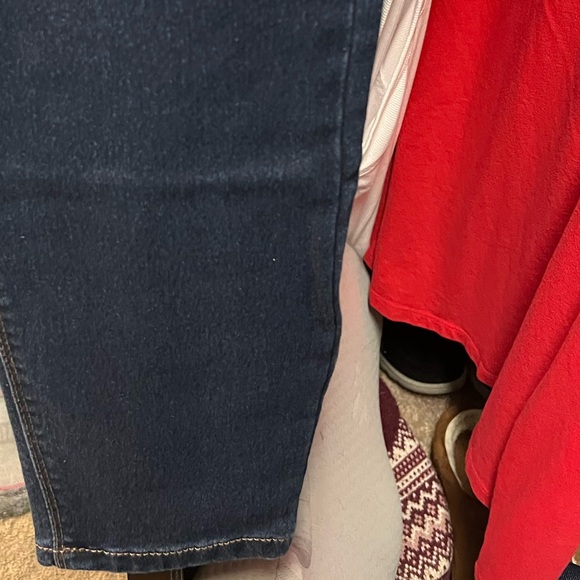 Women’s Jeans - Picture 2 of 6